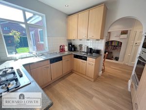 Breakfast Kitchen- click for photo gallery